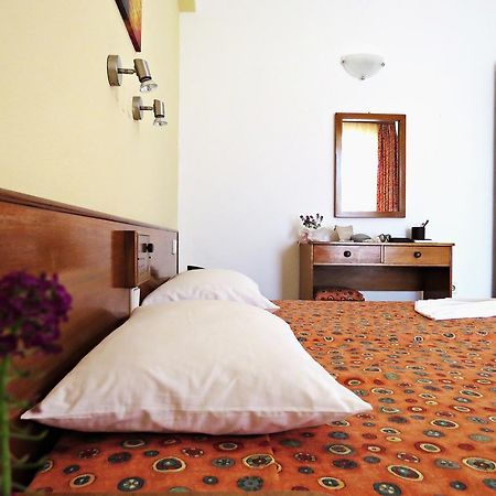 Maritime Hotel Apartments Petaloudes Bagian luar foto