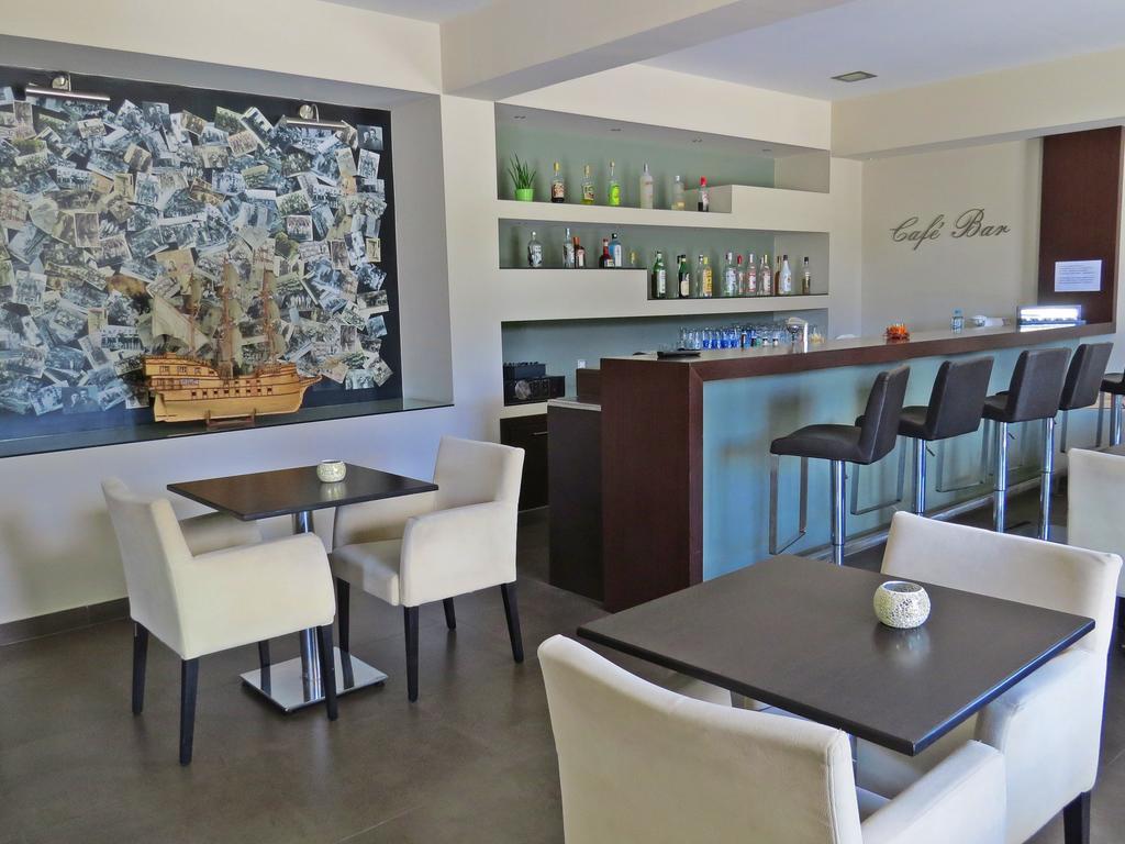 Maritime Hotel Apartments Petaloudes Bagian luar foto