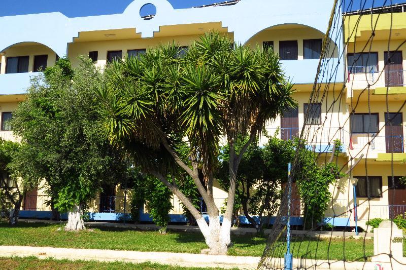Maritime Hotel Apartments Petaloudes Bagian luar foto