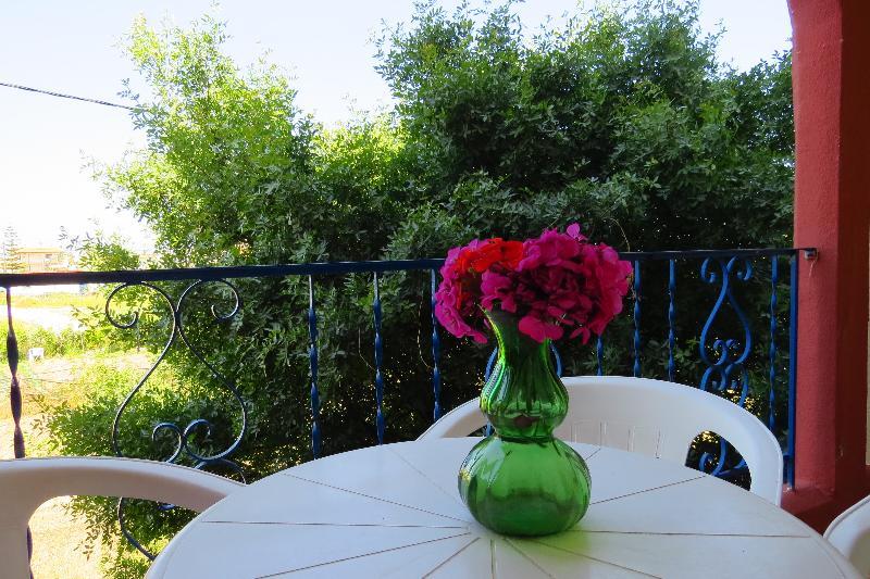 Maritime Hotel Apartments Petaloudes Bagian luar foto