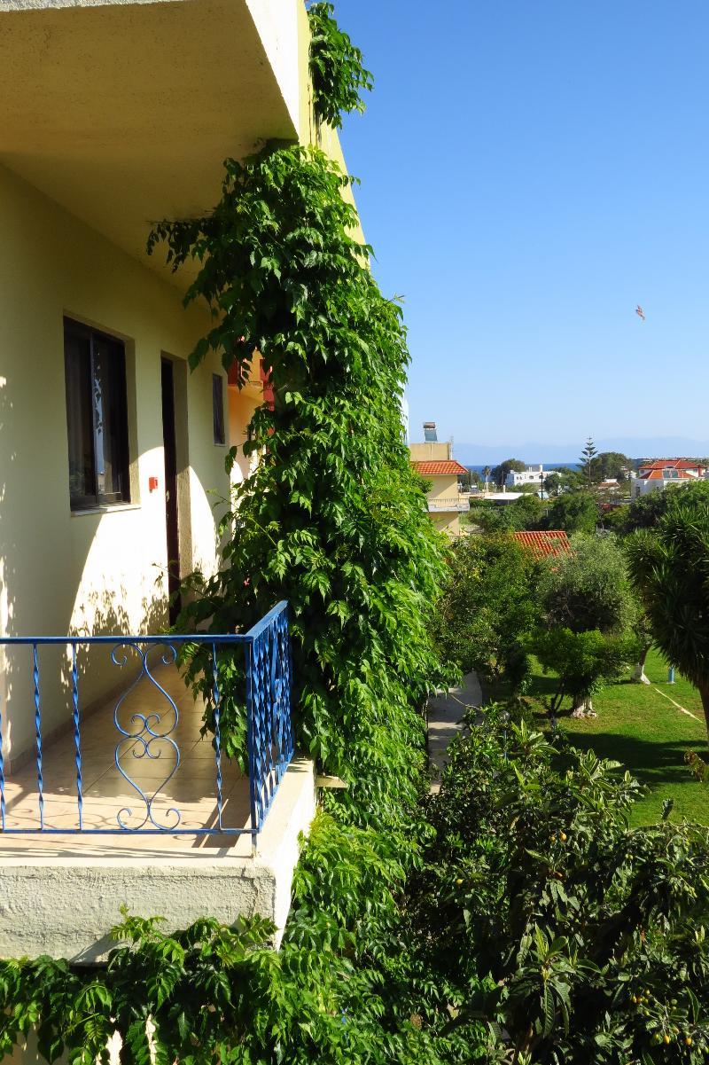 Maritime Hotel Apartments Petaloudes Bagian luar foto