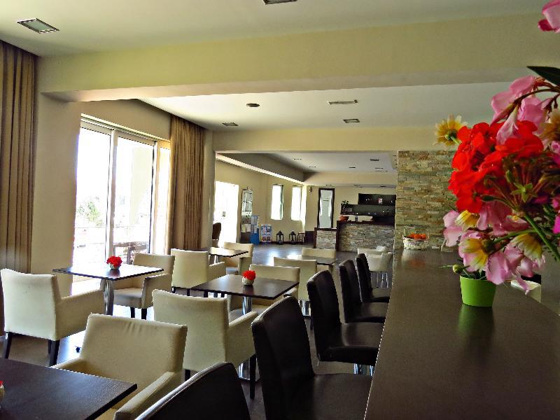 Maritime Hotel Apartments Petaloudes Bagian luar foto