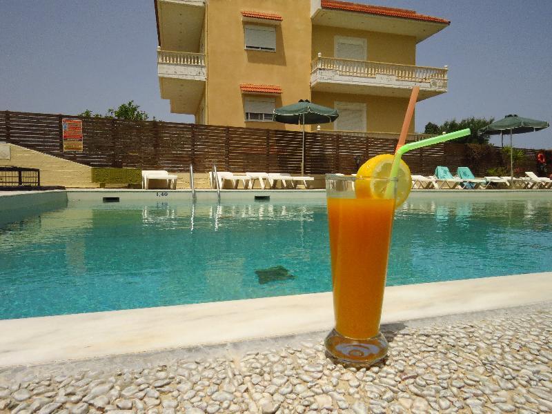 Maritime Hotel Apartments Petaloudes Bagian luar foto