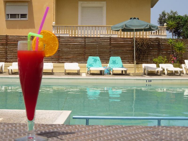 Maritime Hotel Apartments Petaloudes Bagian luar foto