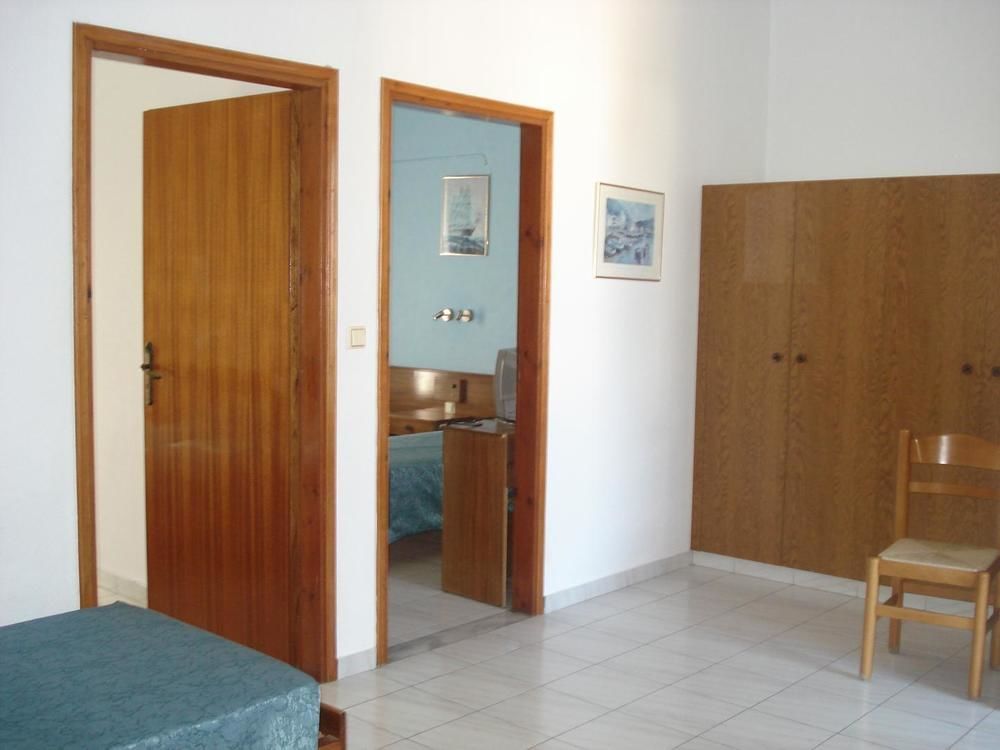 Maritime Hotel Apartments Petaloudes Bagian luar foto