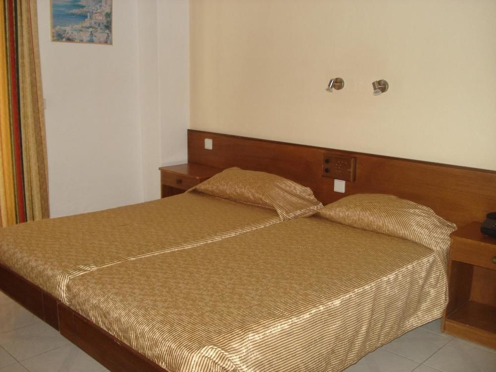Maritime Hotel Apartments Petaloudes Bagian luar foto