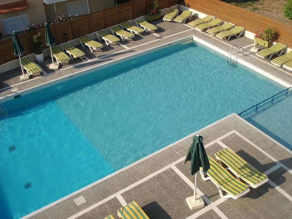 Maritime Hotel Apartments Petaloudes Bagian luar foto
