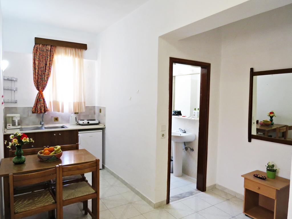 Maritime Hotel Apartments Petaloudes Bagian luar foto
