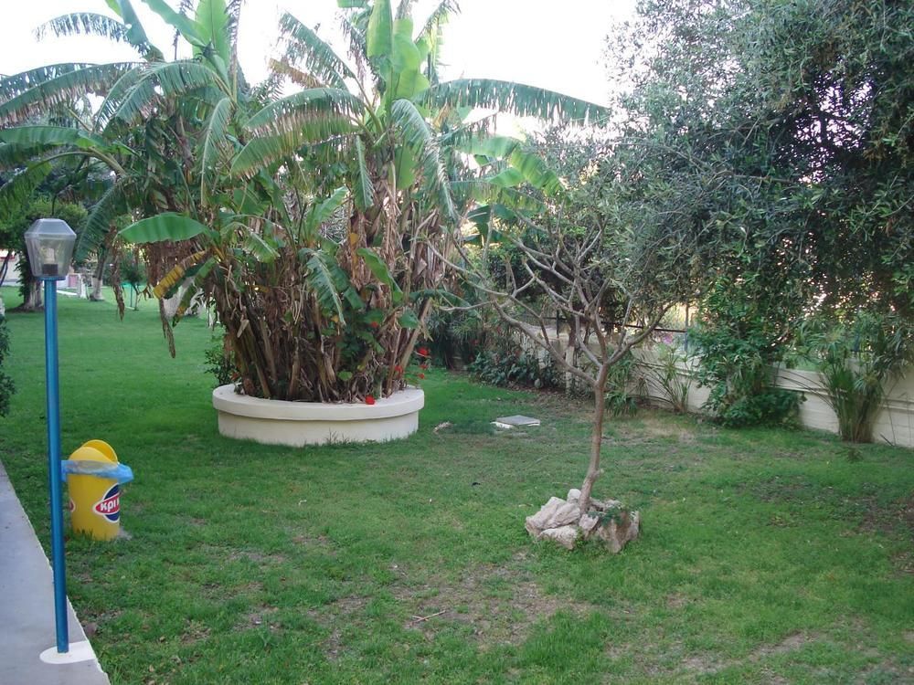 Maritime Hotel Apartments Petaloudes Bagian luar foto